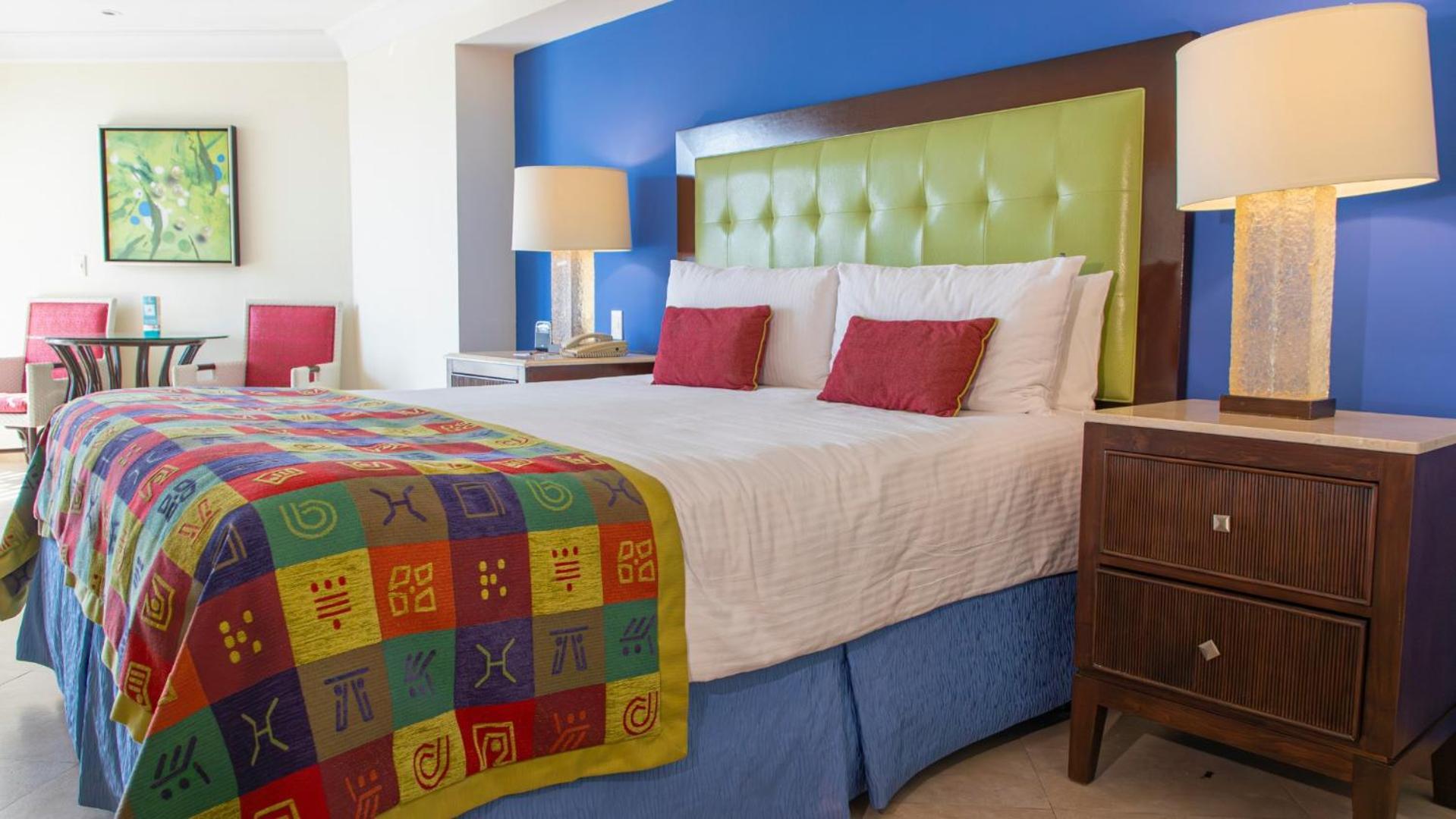 Habitación Platinum con cama extragrande y vistas al campo de golf